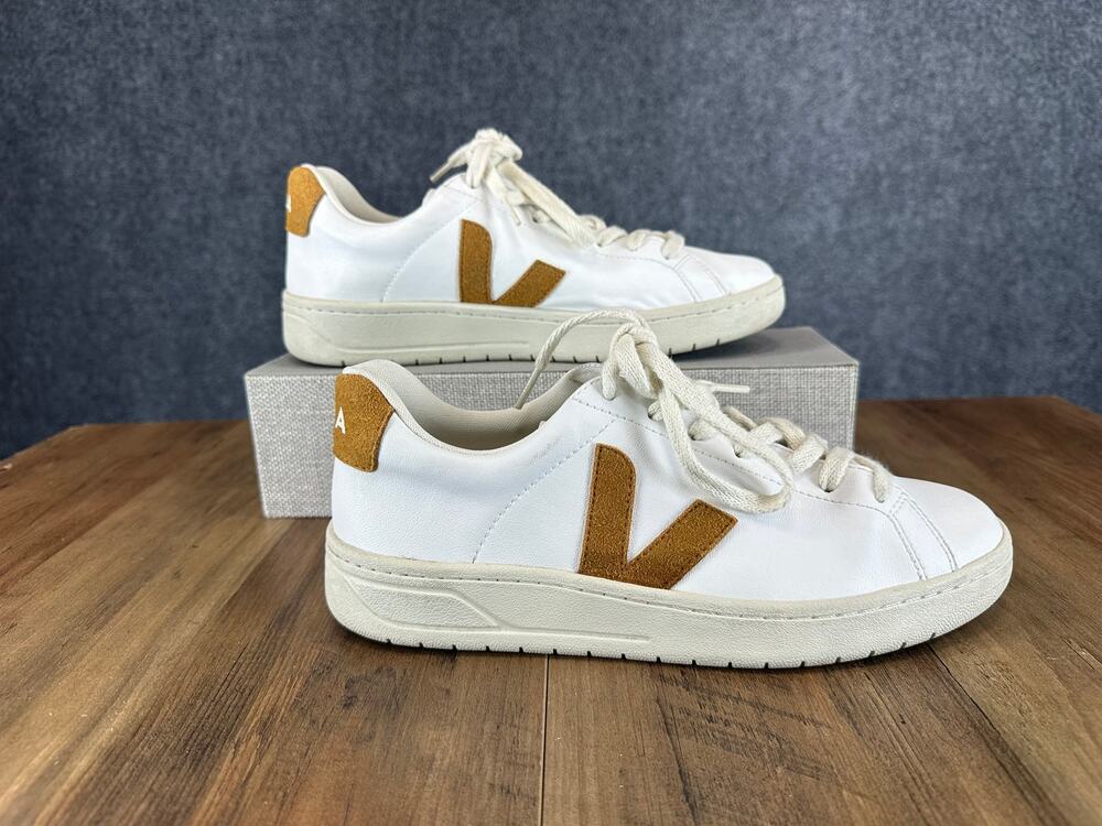 VEJA V-10 Sneakers Womens 8 EU 39 White Camel Suede Leather Low Top